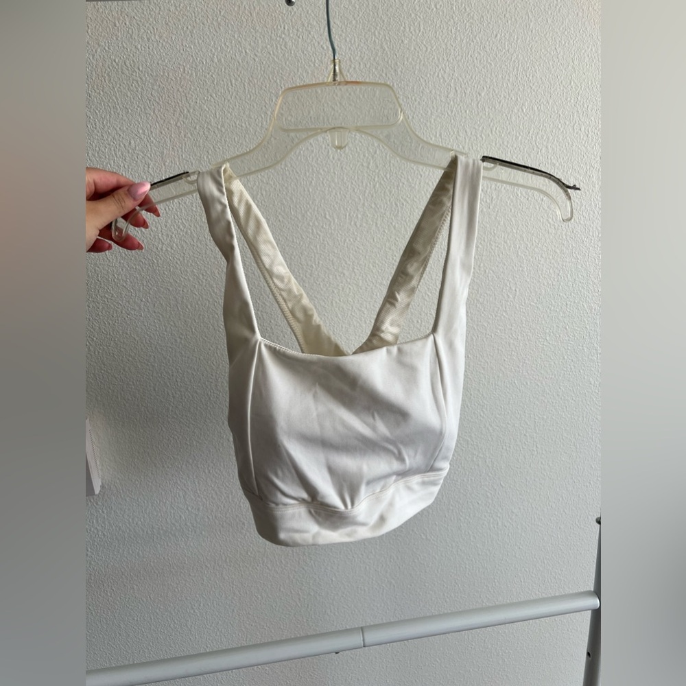 Halara Women’s White Cross back Sports Bra - Size XL